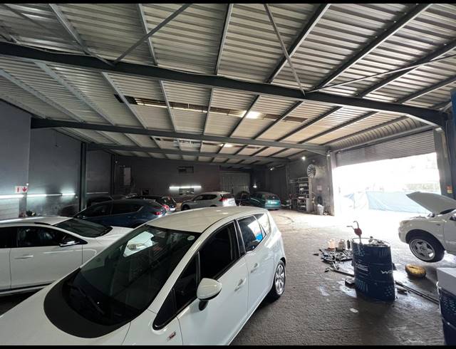 307M² WAREHOUSE TO LET IN FERNDALE